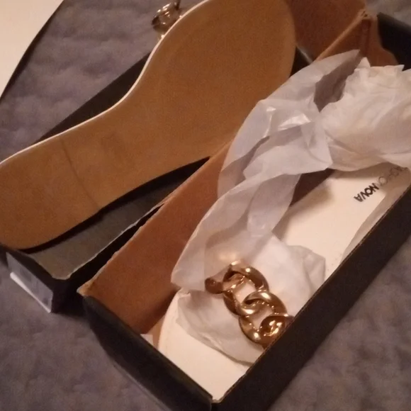 White/Gold sandals - Picture 3 of 3
